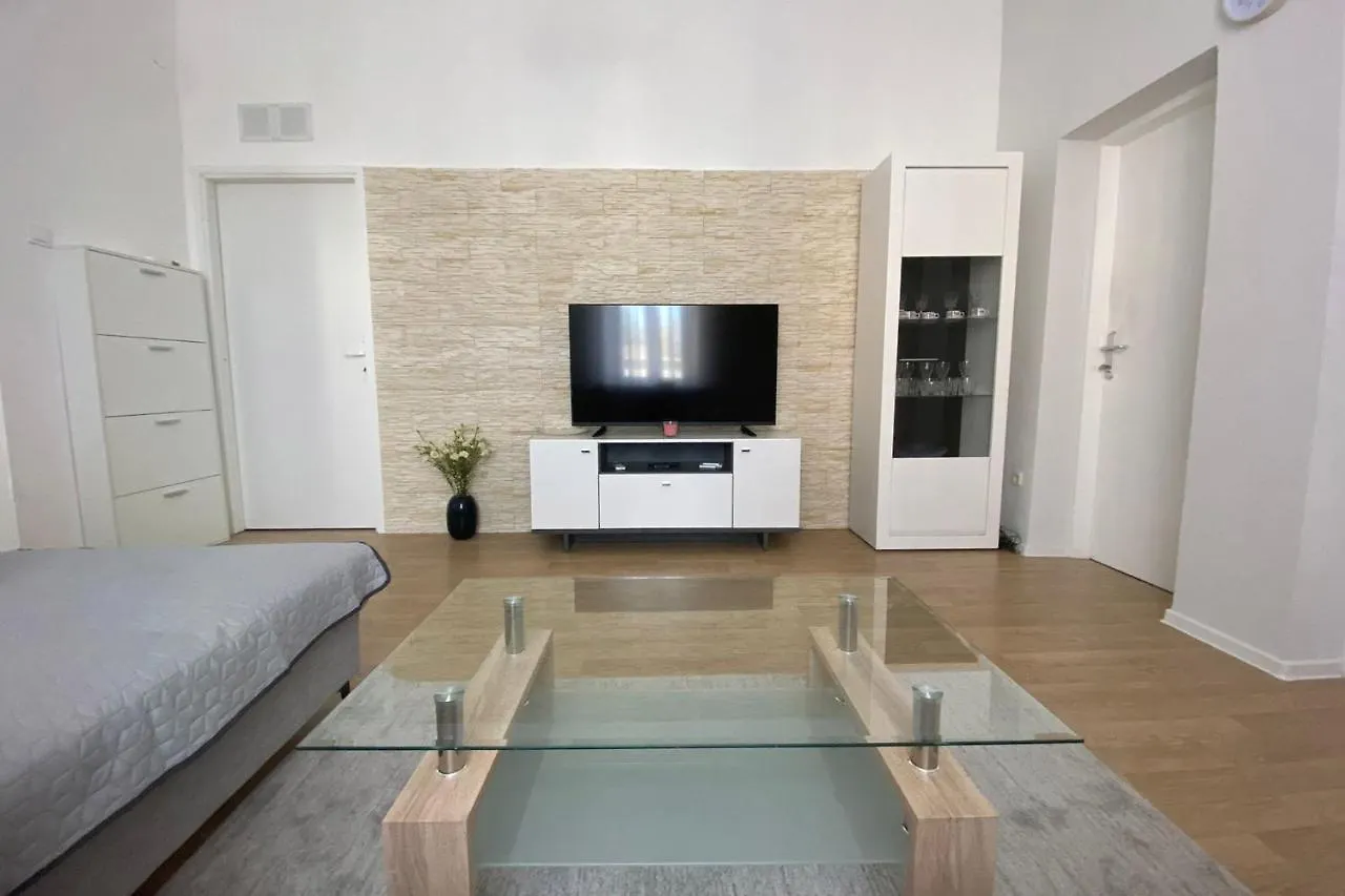 Apartment Luseven - Vacation Apartment Near To Beach And City Pula